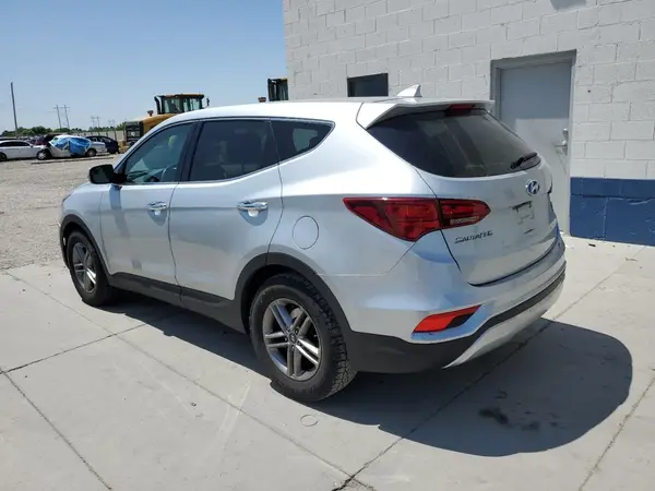 5XYZTDLB0HG440647 2017 HYUNDAI SANTA FE - Image 2