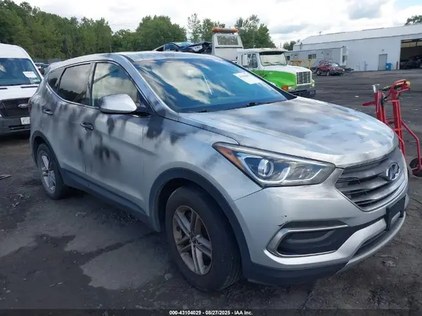 5XYZTDLB0JG525882 2018 HYUNDAI SANTA FE - Image 1