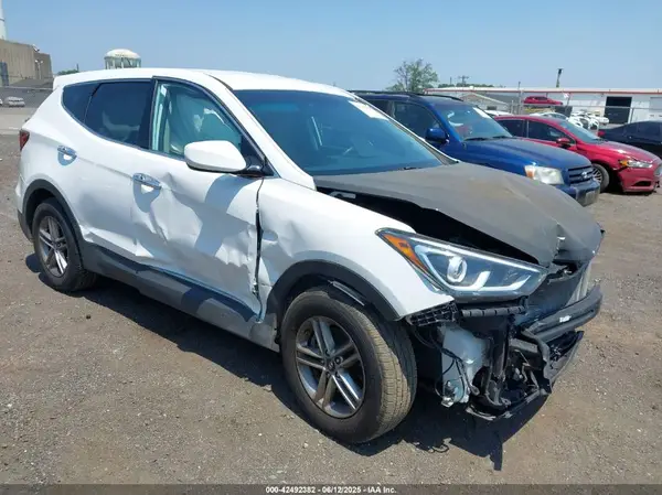 5XYZTDLB0JG563984 2018 HYUNDAI SANTA FE - Image 1