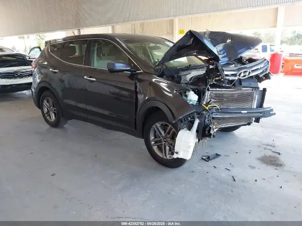 5XYZTDLB0JG573382 2018 HYUNDAI SANTA FE - Image 1