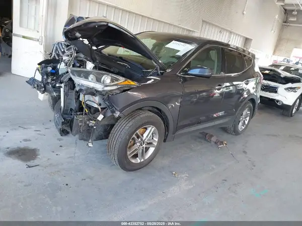 5XYZTDLB0JG573382 2018 HYUNDAI SANTA FE - Image 2