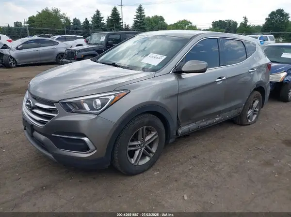 5XYZTDLB1JG564965 2018 HYUNDAI SANTA FE - Image 2