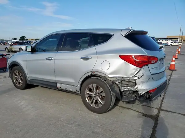 5XYZTDLB2GG338832 2016 HYUNDAI SANTA FE - Image 2