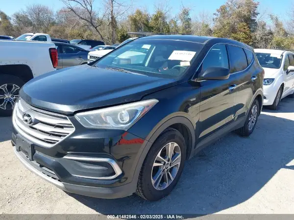 5XYZTDLB3JG557564 2018 HYUNDAI SANTA FE - Image 2
