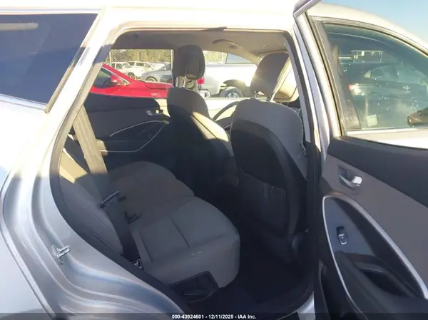 5XYZTDLB4HG391663 2017 HYUNDAI SANTA FE - Image 8
