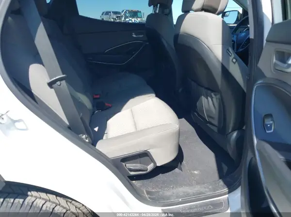 5XYZTDLB4HG439968 2017 HYUNDAI SANTA FE - Image 8
