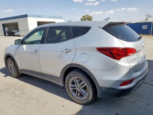 5XYZTDLB4HG449643 2017 HYUNDAI SANTA FE - Image 2