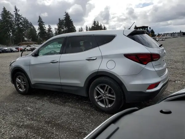 5XYZTDLB4JG527943 2018 HYUNDAI SANTA FE - Image 2