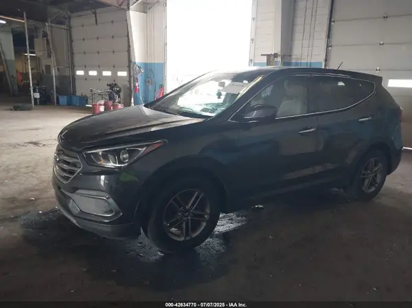 5XYZTDLB4JG569626 2018 HYUNDAI SANTA FE - Image 2