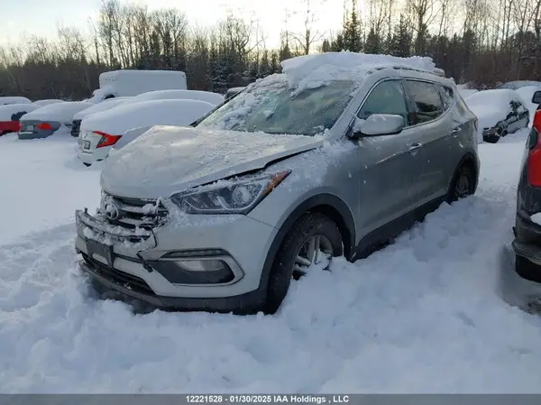 5XYZTDLB5JG557064 2018 HYUNDAI SANTA FE - Image 2