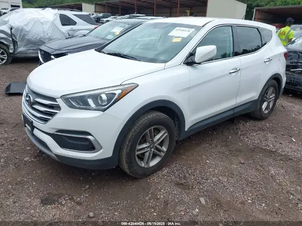 5XYZTDLB5JG572406 2018 HYUNDAI SANTA FE - Image 2