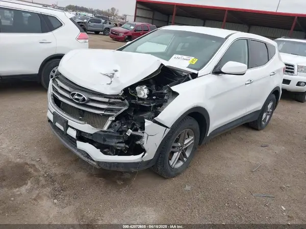 5XYZTDLB6HG443911 2017 HYUNDAI SANTA FE - Image 2