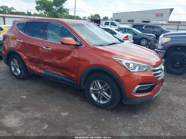 5XYZTDLB6HG453273 2017 HYUNDAI SANTA FE - Image 1