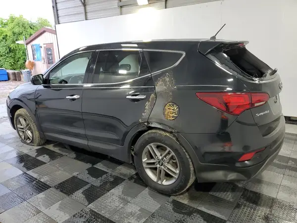 5XYZTDLB6JG571586 2018 HYUNDAI SANTA FE - Image 2