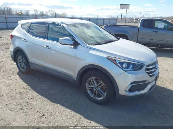 5XYZTDLB7JG562475 2018 HYUNDAI SANTA FE - Image 1