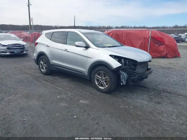 5XYZTDLB7JG563352 2018 HYUNDAI SANTA FE - Image 1
