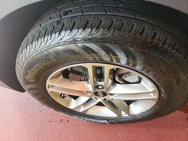 5XYZTDLB7JG569524 2018 HYUNDAI SANTA FE - Image 2