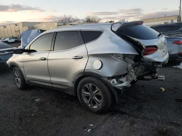 5XYZTDLB8GG351844 2016 HYUNDAI SANTA FE - Image 2