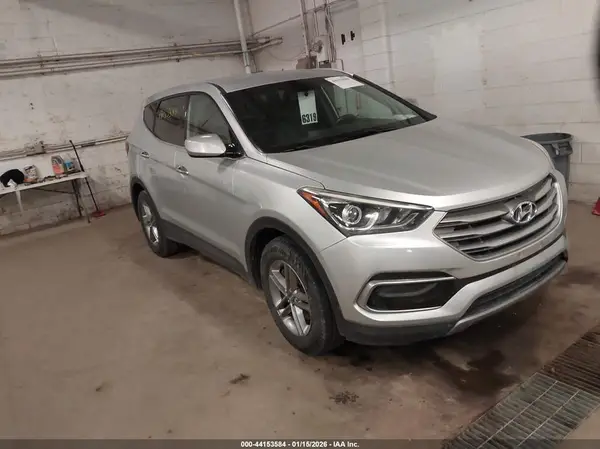 5XYZTDLB8HG437530 2017 HYUNDAI SANTA FE - Image 1