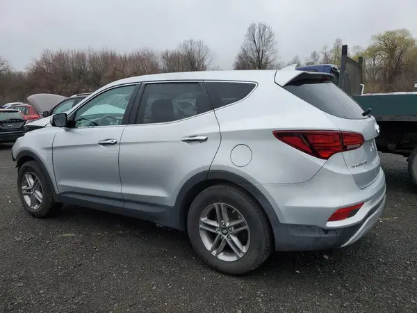 5XYZTDLB8HG452707 2017 HYUNDAI SANTA FE - Image 2