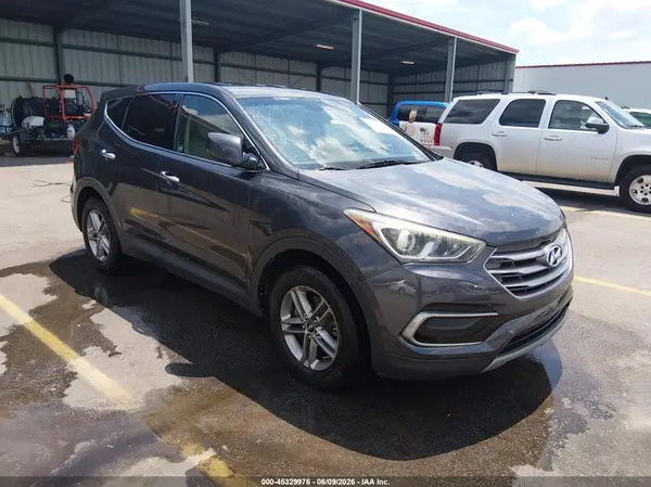 5XYZTDLB8HG456952 2017 HYUNDAI SANTA FE - Image 1