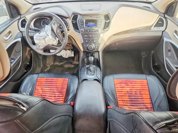 2017 HYUNDAI SANTA FE auction photo 8