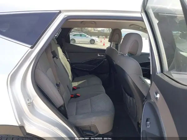 5XYZTDLB8HG465425 2017 HYUNDAI SANTA FE - Image 8