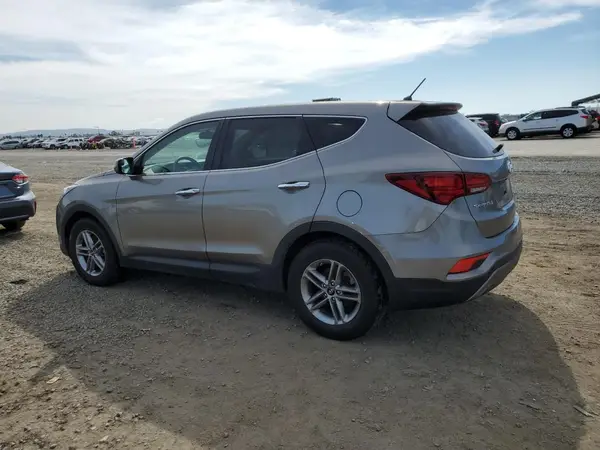 5XYZTDLB8JG526018 2018 HYUNDAI SANTA FE - Image 2