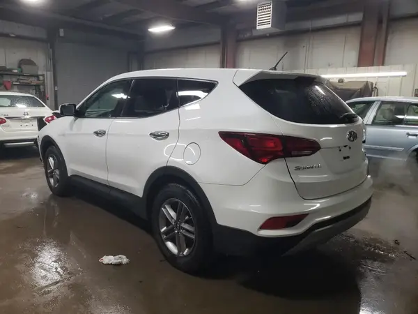 5XYZTDLB8JG533244 2018 HYUNDAI SANTA FE - Image 2