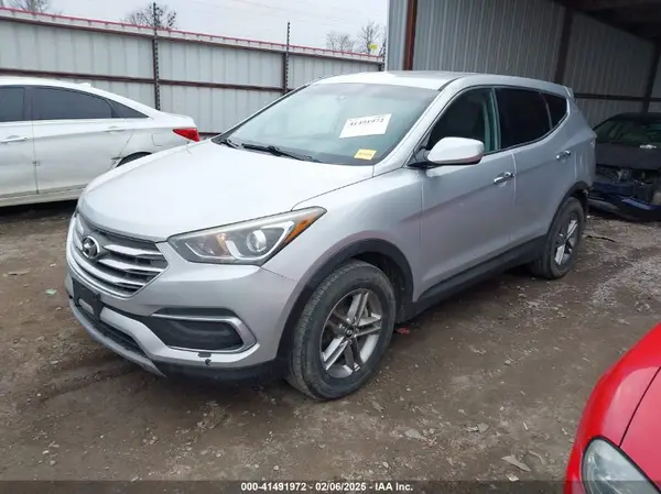 5XYZTDLB8JG559617 2018 HYUNDAI SANTA FE - Image 2