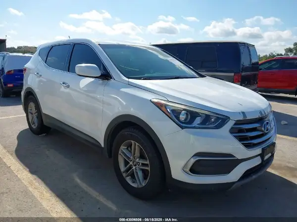 5XYZTDLB8JG568477 2018 HYUNDAI SANTA FE - Image 1