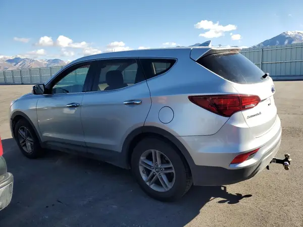 5XYZTDLB9HG428240 2017 HYUNDAI SANTA FE - Image 2