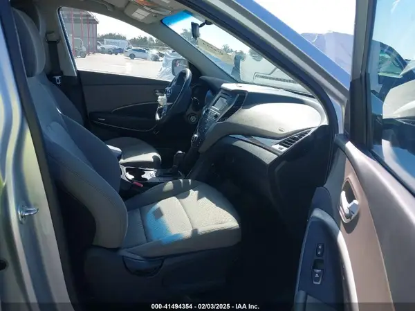 5XYZTDLB9HG496540 2017 HYUNDAI SANTA FE - Image 2