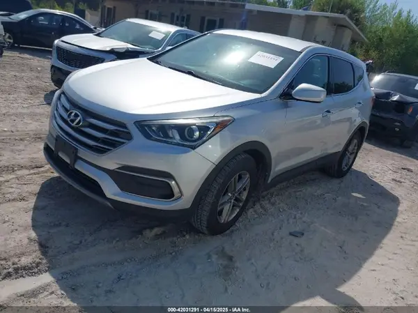 5XYZTDLB9JG513584 2018 HYUNDAI SANTA FE - Image 2
