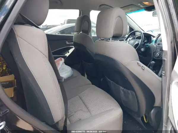 5XYZTDLBXHG383521 2017 HYUNDAI SANTA FE - Image 8