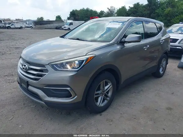 5XYZTDLBXJG526053 2018 HYUNDAI SANTA FE - Image 2