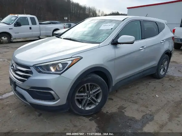 5XYZTDLBXJG533021 2018 HYUNDAI SANTA FE - Image 2