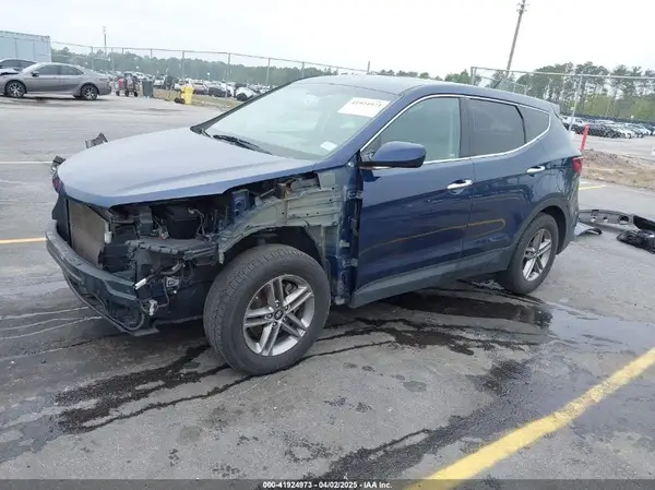 5XYZTDLBXJG561952 2018 HYUNDAI SANTA FE - Image 2