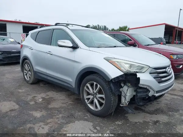 5XYZU3LA0GG308226 2016 HYUNDAI SANTA FE - Image 1