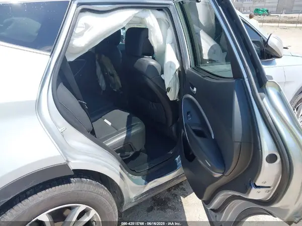 5XYZU3LA2GG325786 2016 HYUNDAI SANTA FE - Image 8