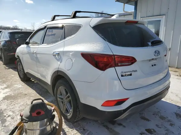 5XYZU3LB0HG396933 2017 HYUNDAI SANTA FE - Image 2
