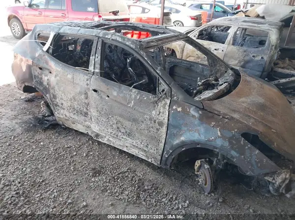 5XYZU3LB0HG414251 2017 HYUNDAI SANTA FE - Image 1