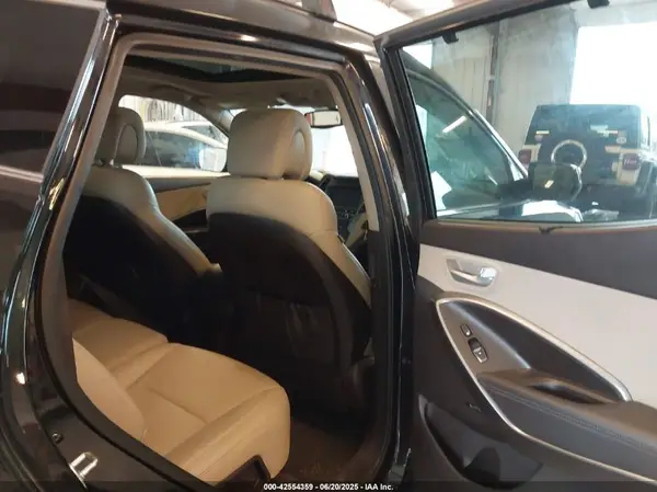 5XYZU3LB0HG451414 2017 HYUNDAI SANTA FE - Image 8