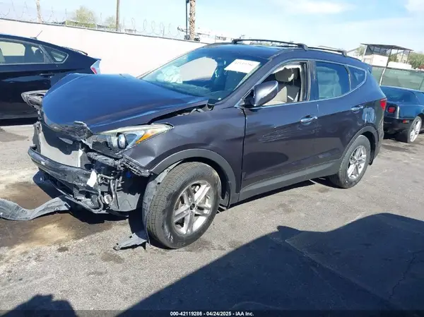 5XYZU3LB0JG508555 2018 HYUNDAI SANTA FE - Image 2