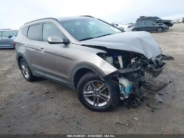 5XYZU3LB1HG406479 2017 HYUNDAI SANTA FE - Image 1