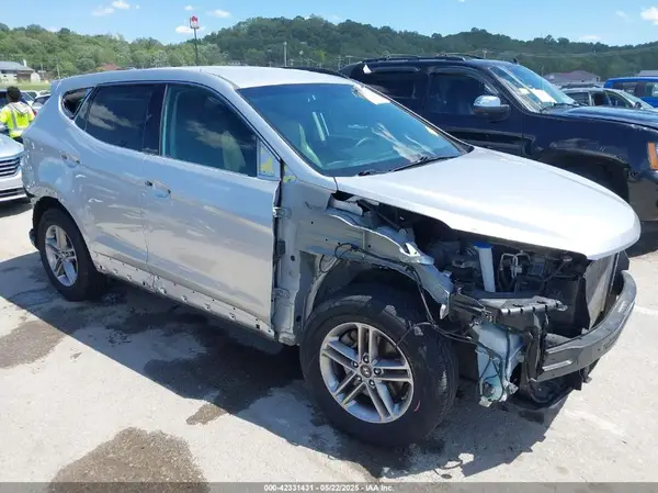 5XYZU3LB1HG430152 2017 HYUNDAI SANTA FE - Image 1