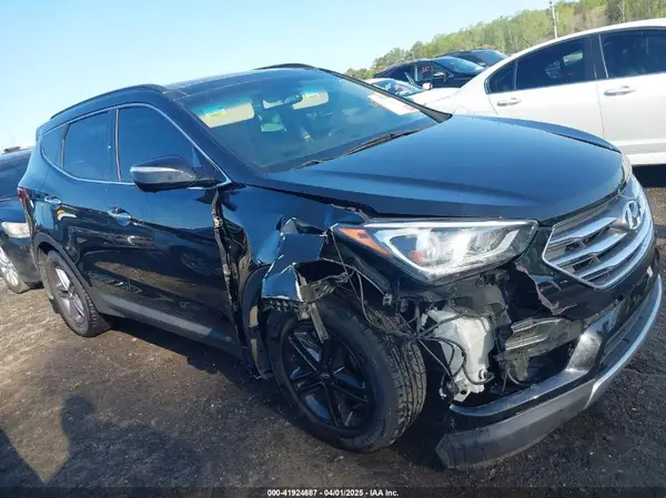 5XYZU3LB1HG467119 2017 HYUNDAI SANTA FE - Image 1