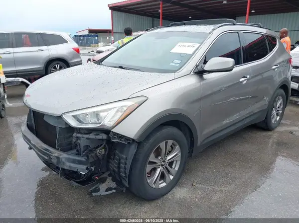 5XYZU3LB2GG319530 2016 HYUNDAI SANTA FE - Image 2