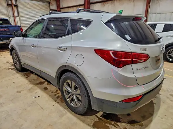 5XYZU3LB2GG341205 2016 HYUNDAI SANTA FE - Image 2