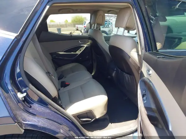 5XYZU3LB2HG383620 2017 HYUNDAI SANTA FE - Image 8